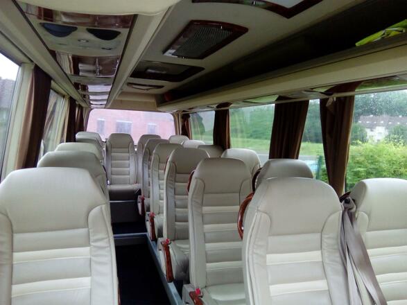 Taxi Wiedl Bus innen