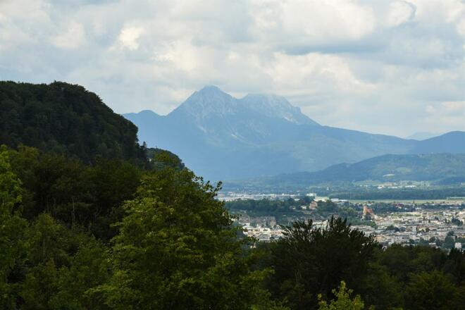 Blick auf Salzburg und den Untersberg
