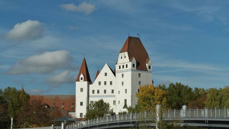 Im Neuen Schloss verkündete man seinerzeit das Bayerische Reinheitsgebot der Öffentlichkeit.