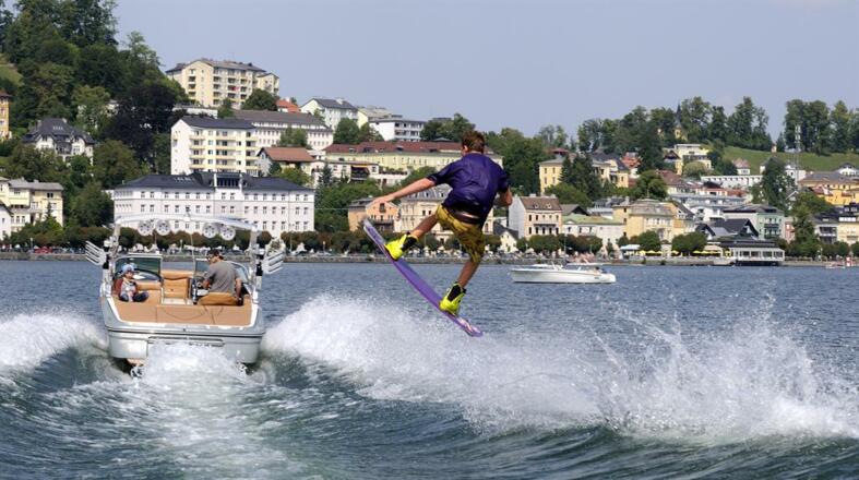 Wakeboarden an der Esplanade in Gmunden