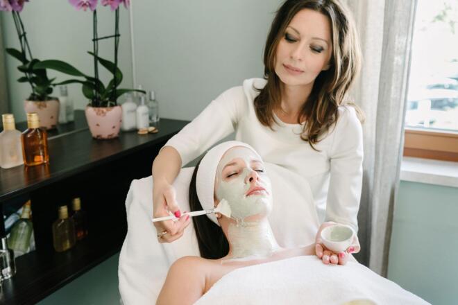 Wohltuende Gesichtsanwendungen