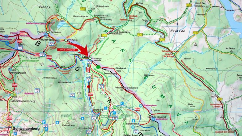 Hinab zu den Zollhütten mit INFO-Tafel