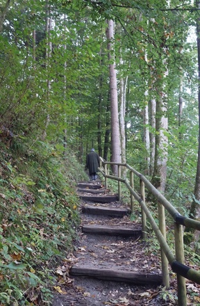 Der Aufstieg erfolgt in Serpentinen