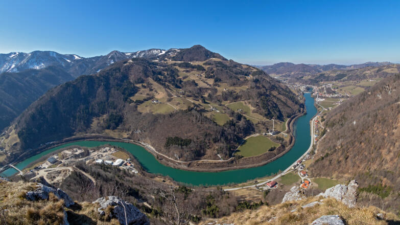 Tiefblick vom Kronstein hinunter zur Enns und nach Losenstein.