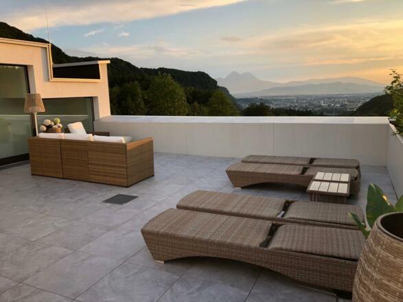 Sonnenuntergang auf der Dachterrasse