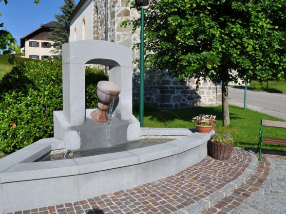 Pfarrkirche St. Konrad Brunnen