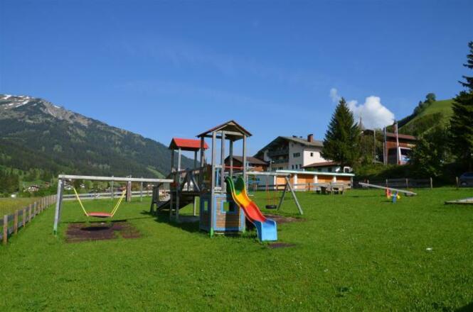Spielplatz in Zöblen
