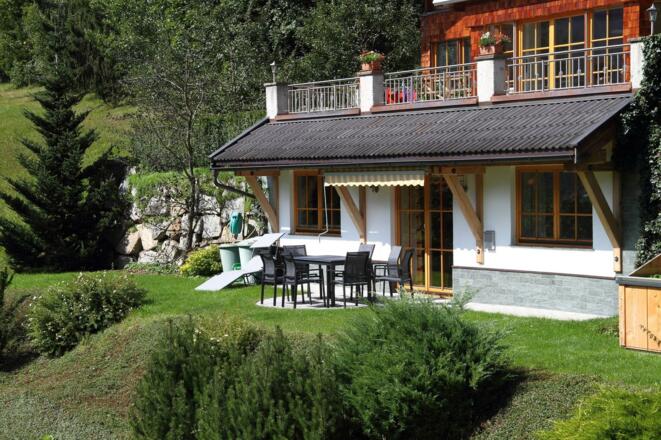 Terrasse mit Garten