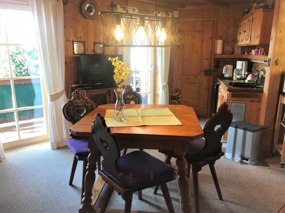 Wohn-/Essbereich mit Küche 4/8