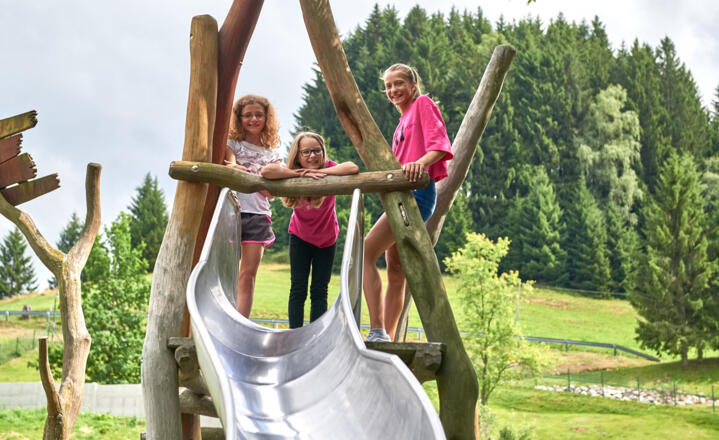 Abenteuerspielplatz \"Neander-Tal\" in Jungholz
