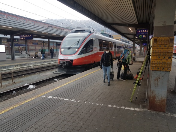 S-Bahn in Innsbruck Richtung Matrei und Brenner