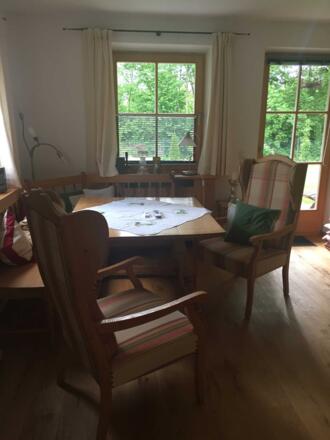 gemütliche Sitz-/Essecke mit Grünblick