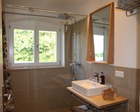 Ferienhaus Enke Bad mit Regendusche