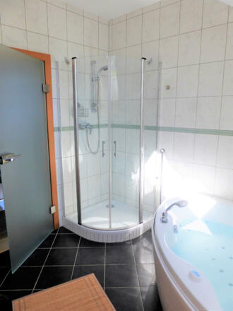 Atterseeperle_Dusche_Christine_Grabner