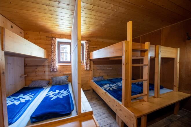 Mehrbettzimmer auf der Neuen Traunsteiner Hütte