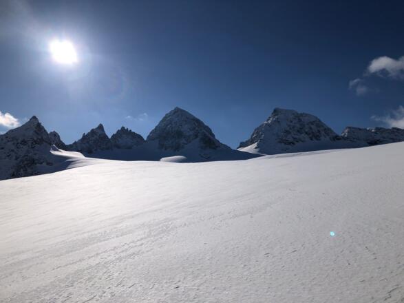 rechts der kleine und in der Mitte der große Piz Buin