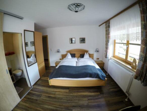 Zimmer_2_im Appartement Breuer Anita