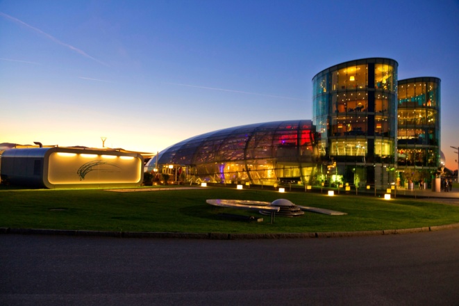 Hangar 7 in Salzburg am Abend