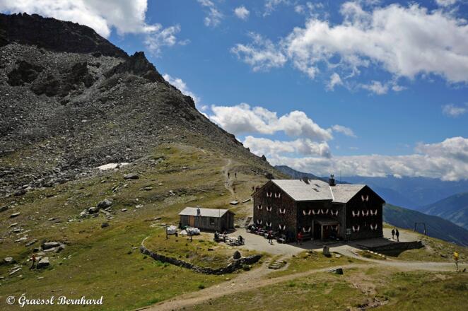 Die Glorer Hütte am Bergertörl auf 2642 m ü. A.