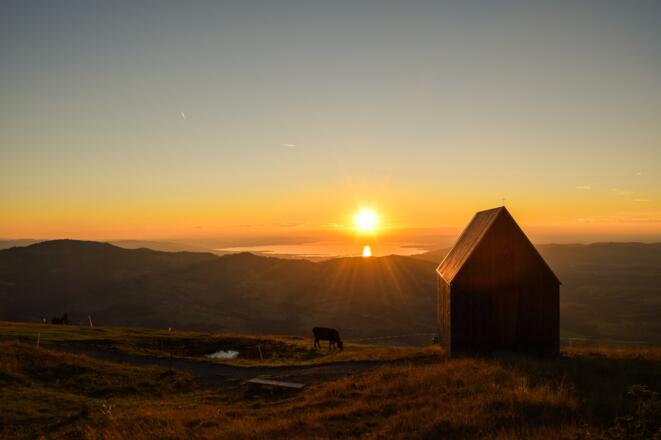 Kapelle Vordere Niedere mit Blick auf den Bodensee