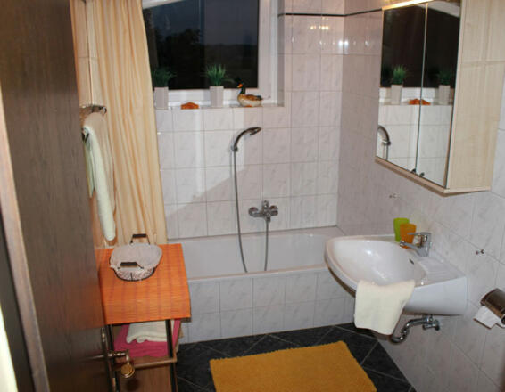 Ferienwohnung3Bad2.jpg