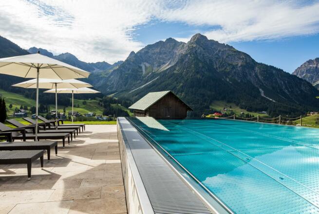 Infinity Pool Sommer