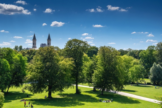 Blick vom bogen des englischen Gartens in München