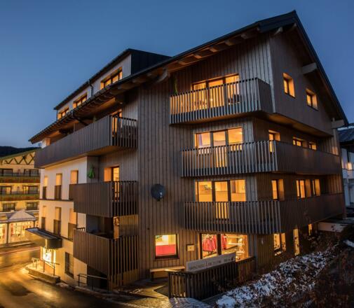 Rückseite_seitlich_1