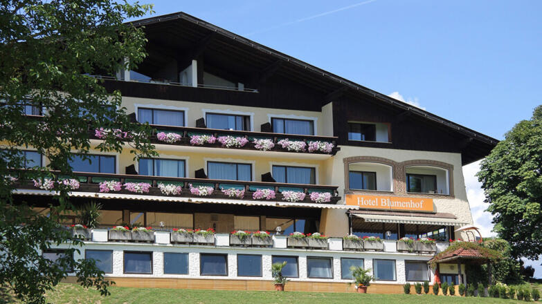 Blumenhof - Aussenansicht %c2%a9 Familie Mair-Zeininger