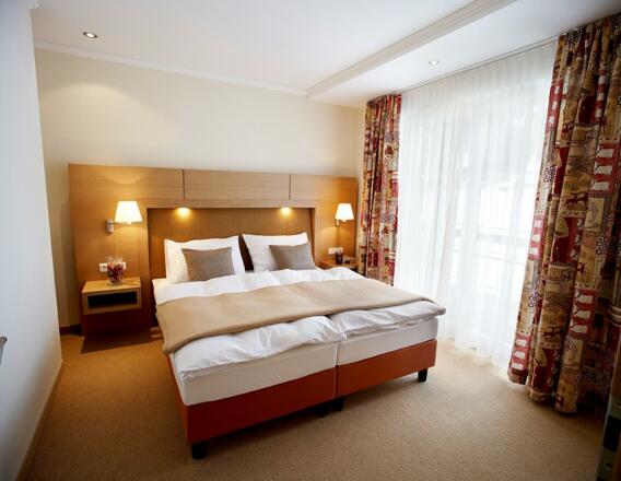 Doppelbett App und Bett von Zimmer Minitraum