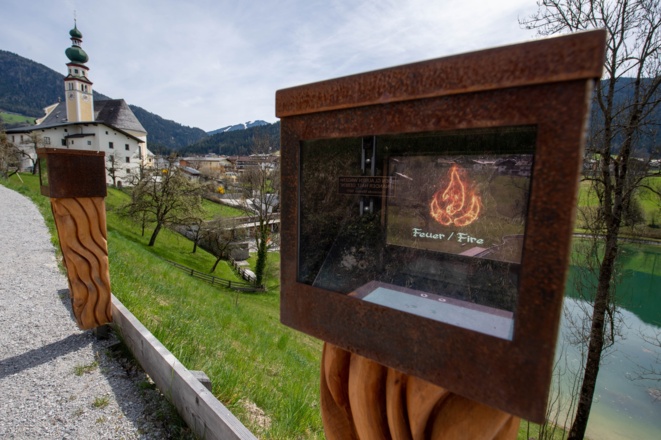 Hildegard von Bingen Rundwanderweg mit Blick auf Kirche