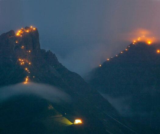 Mitte Juni Bergfeuerzeit