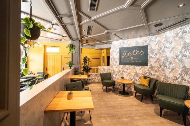 Interior Cafe Untes