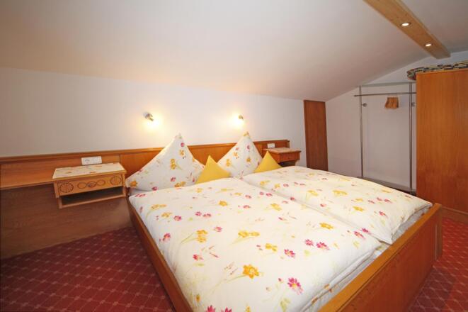 Fewo Fellhorn Schlafzimmer mit Doppelbett