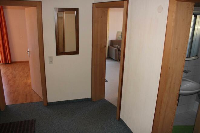 Diele - Rechts Badezimmer, Küche, Familienzimmer