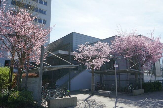 Eingangsbereich außen Hans-Klepper-Hallenbad