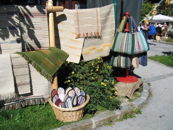 Handgewebte Teppiche u.a.