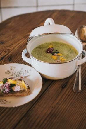 Dientalm-Almwiese (Wildkräutersuppe)