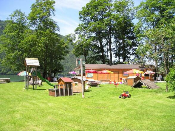 Kiosk mit Spielplatz