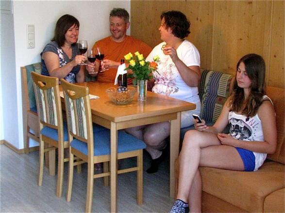 2-Raum-Apartment/einladende Wohnküche