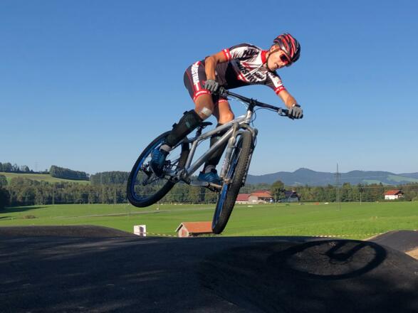 Jump am Pumptrack Koppl
