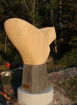 Skulptur sattel nockstein