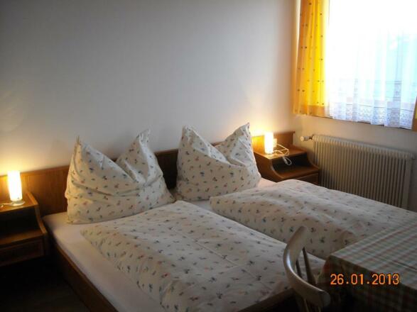 Schlafzimmer mit DU/ WC