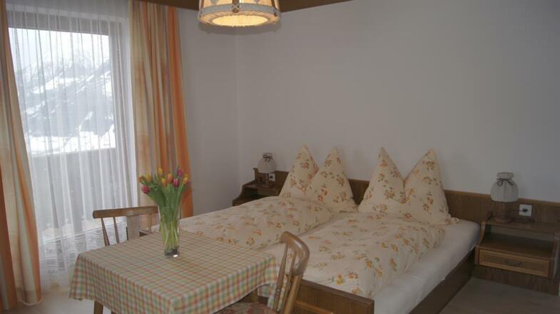 Schlafzimmer mit DU / WC