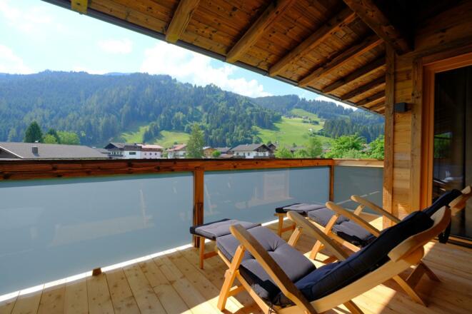 BalkonSeiteDeckchairsSommer