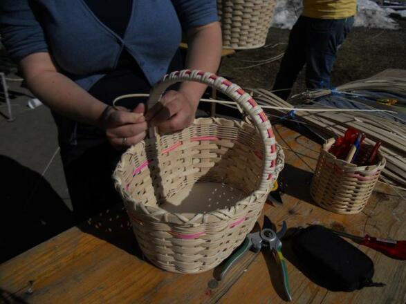 Handarbeit - Korb flechten - Idee Kreativ