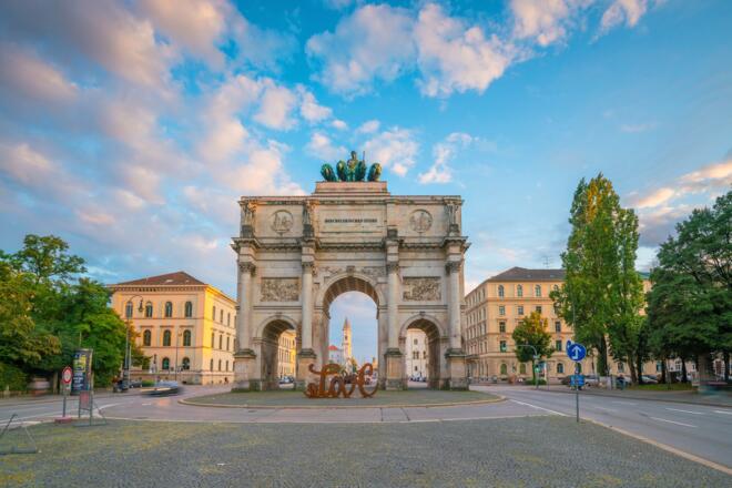 Radtour Sightseeing - Siegestor Triumphbogen in München
