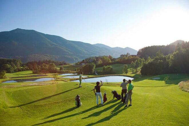 files-GalleryGolf11Gallerylarge.jpg