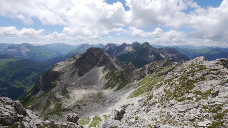 Der Mittlere Schafalpenkopf vom Nördlichen Schafalpenkopf.