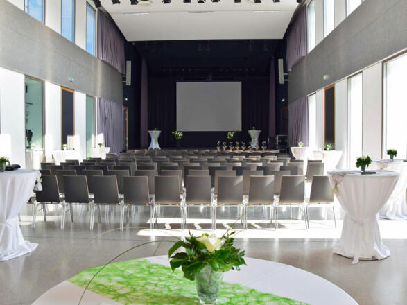 Kitzmantelfabrik - Großer Saal - Kinobestuhlung